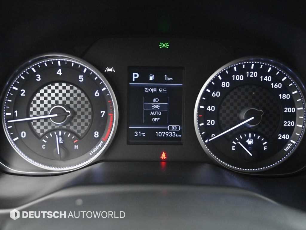 HYUNDAI Avante - Vista 10