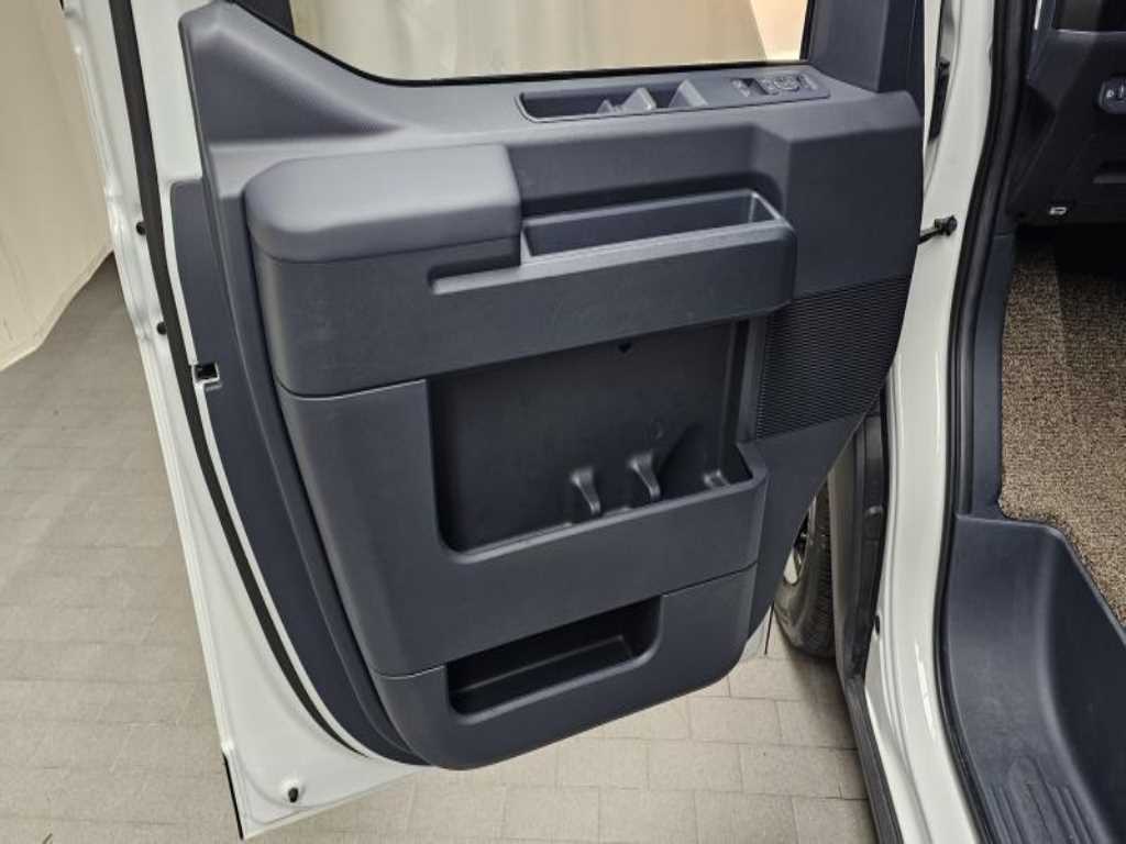 KIA PV5 - Vista 11