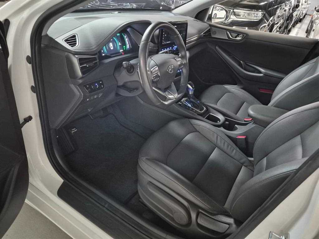 HYUNDAI Ioniq - Vista 10
