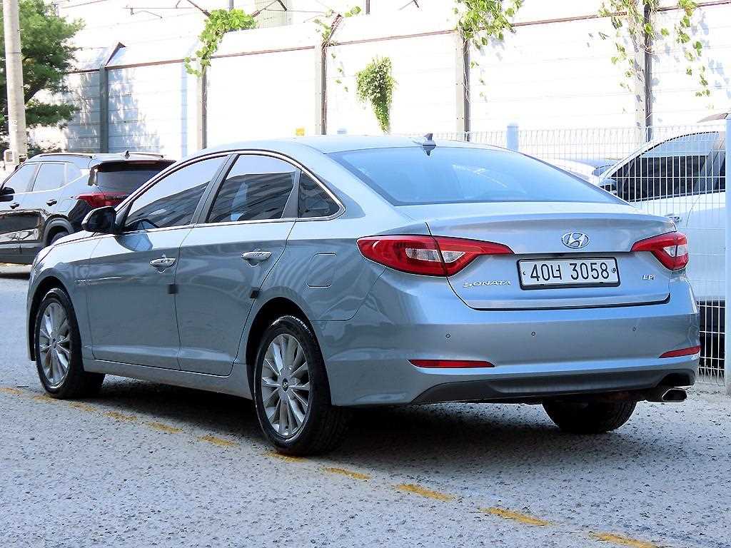 HYUNDAI Sonata - Vista 3