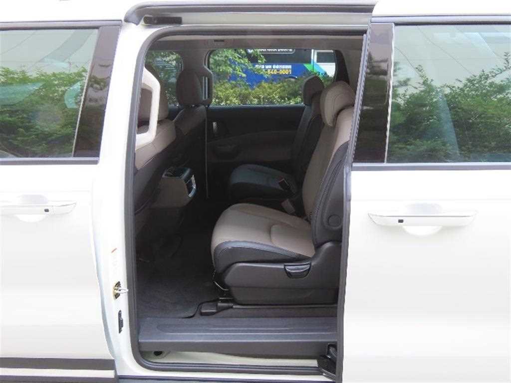 KIA Carnival 2025 - Importación desde Corea - HF Imports Iquique - Foto 16