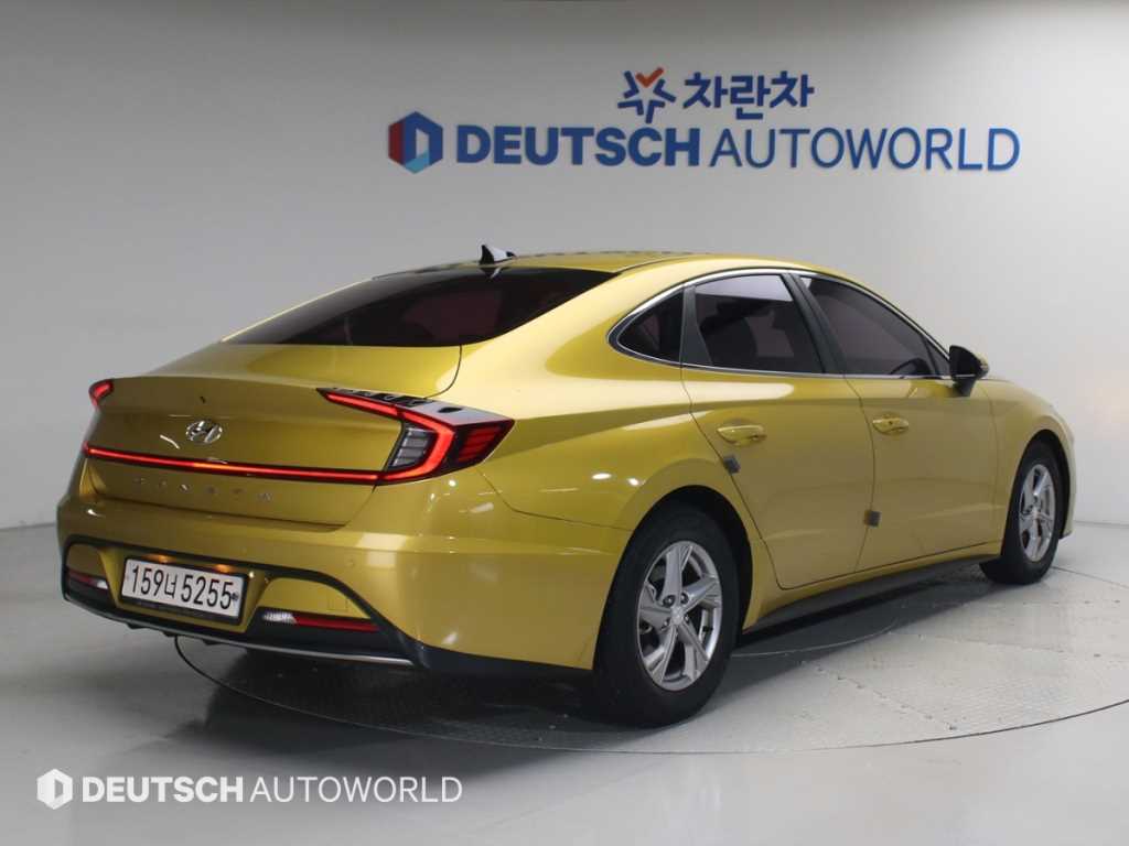HYUNDAI Sonata - Vista 2