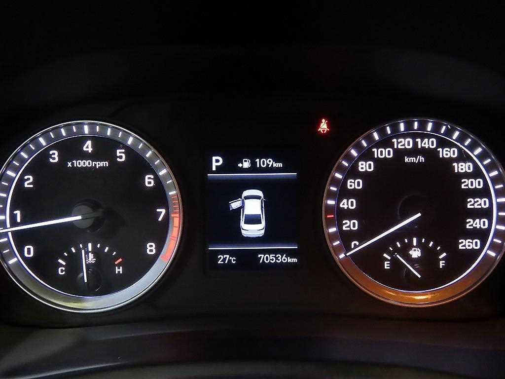 HYUNDAI Sonata - Vista 11