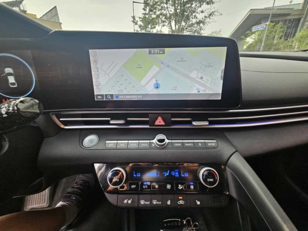 HYUNDAI Avante - Vista 10