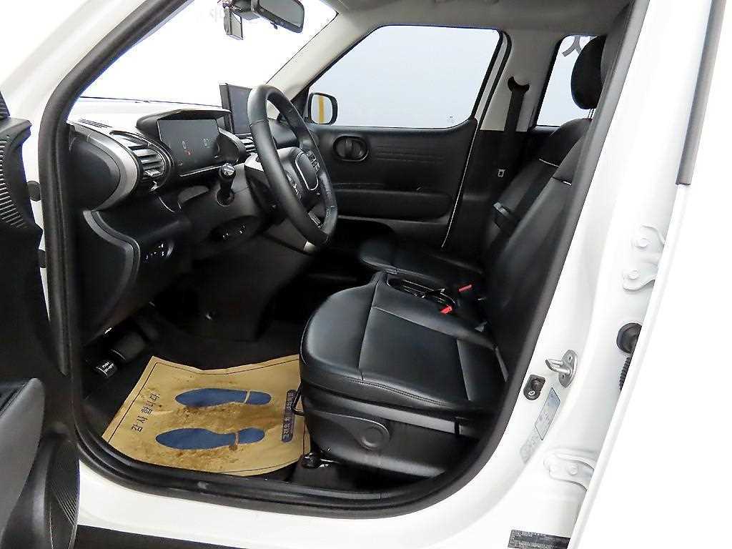HYUNDAI Casper - Vista 8