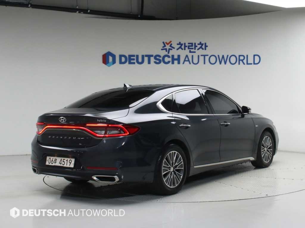 HYUNDAI Grandeur - Vista 2