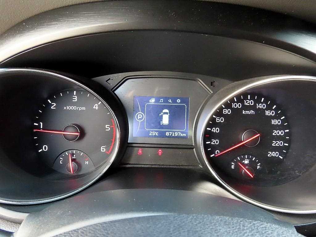 KIA Carnival - Vista 11