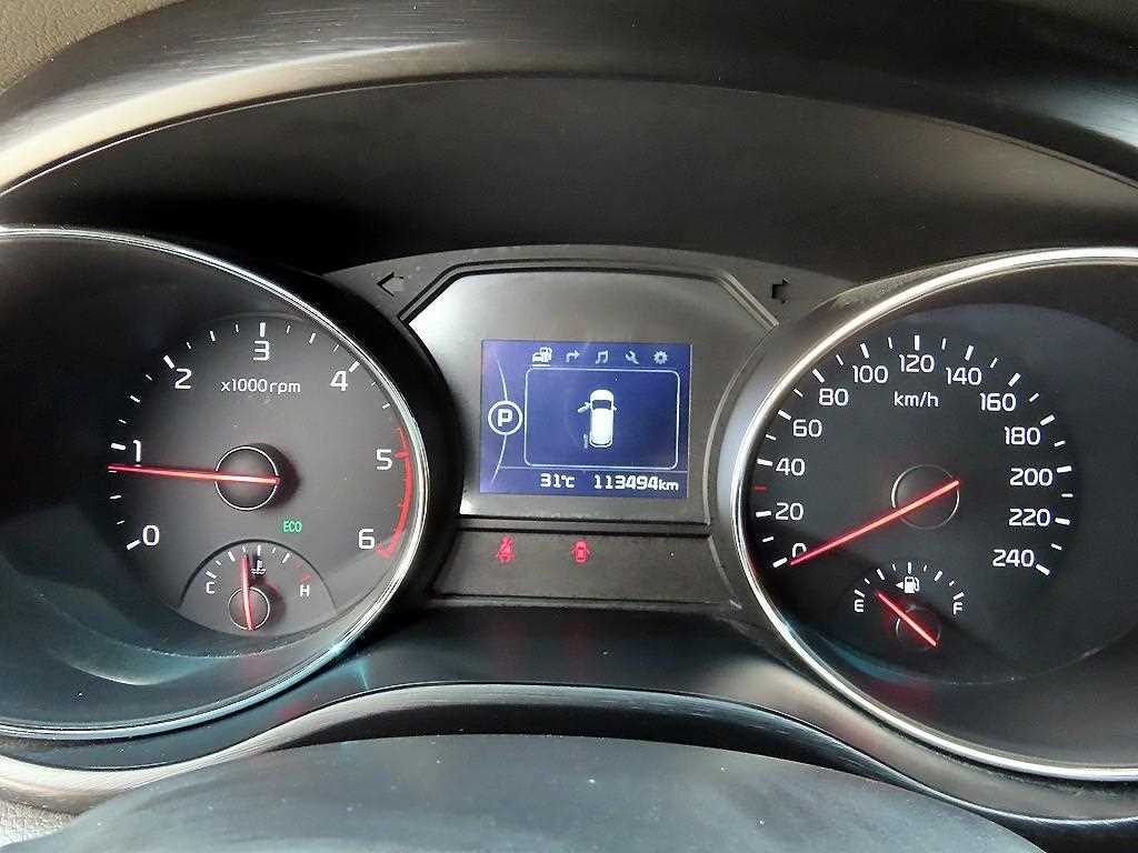 KIA Carnival - Vista 11