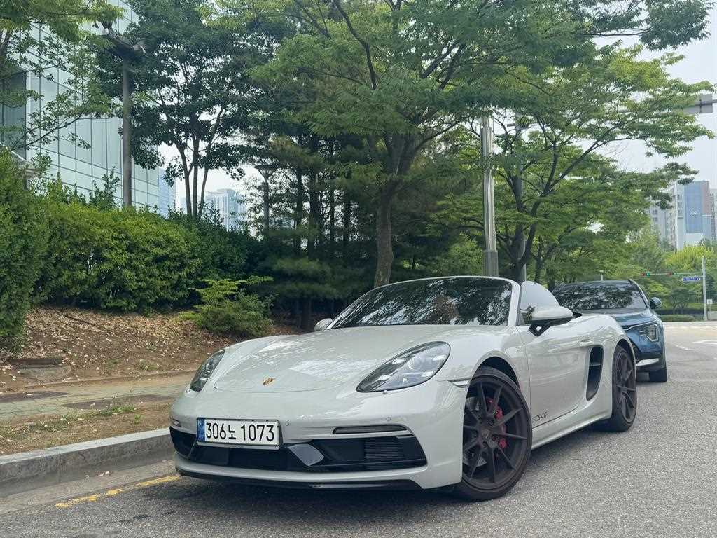 Porsche 718 2022 Blanco - Importación desde Corea - HF Imports Iquique - Foto 1