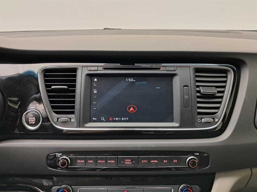 KIA Carnival - Vista 11