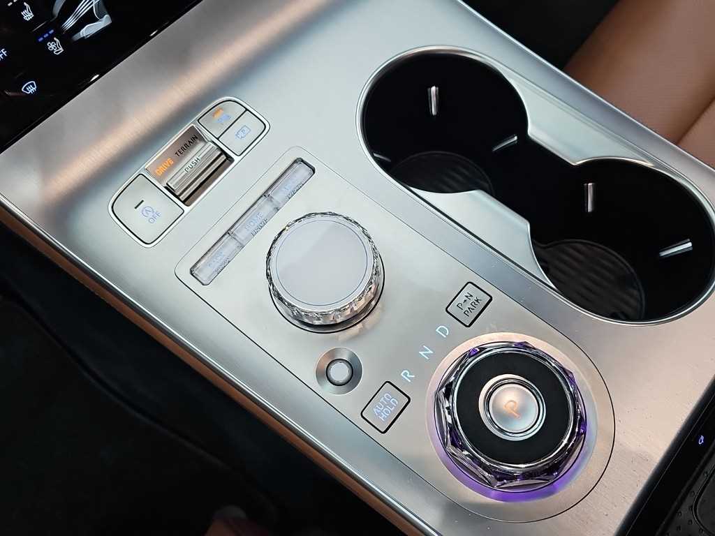 Genesis GV70 - Vista 10