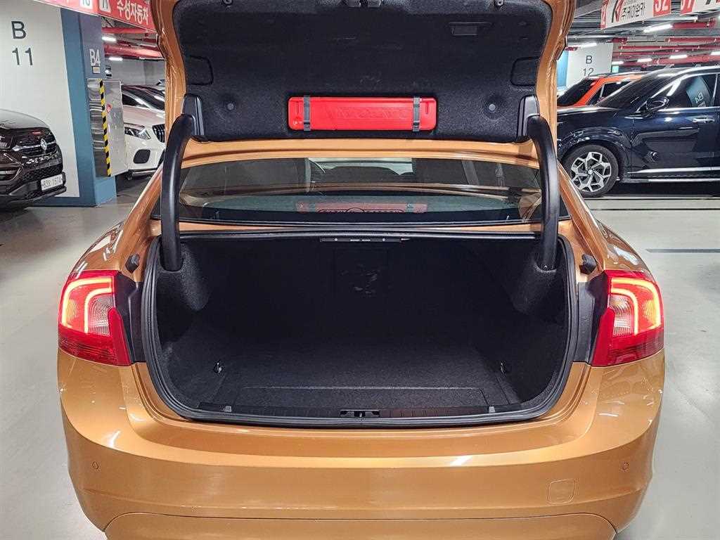 Volvo S60 2014 Café - Importación desde Corea - HF Imports Iquique - Foto 20