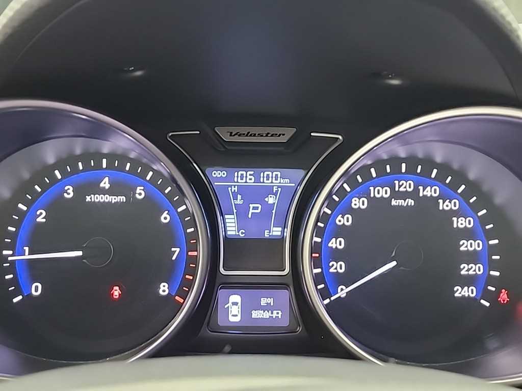 HYUNDAI Veloster - Vista 8
