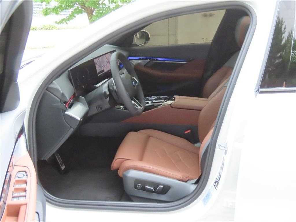 BMW 5 Series 2025 Blanco - Importación desde Corea - HF Imports Iquique - Foto 15