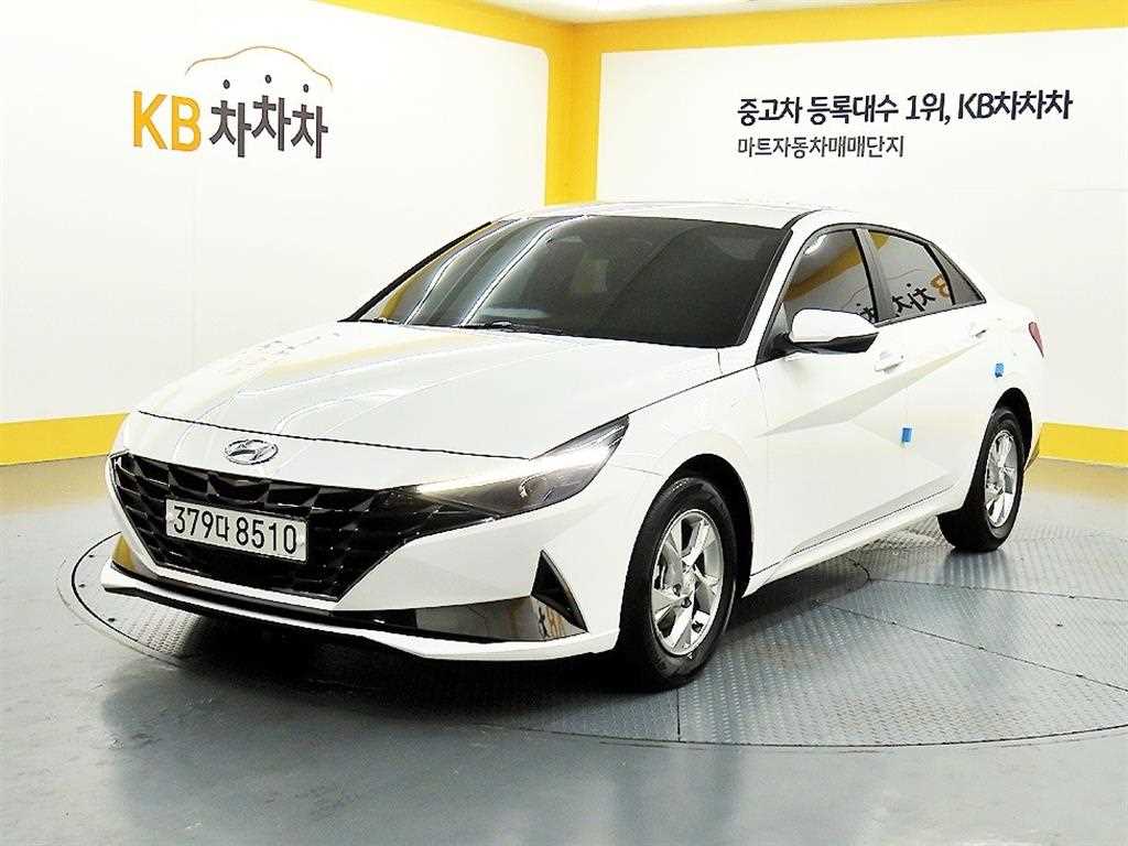 HYUNDAI Avante - Vista 2