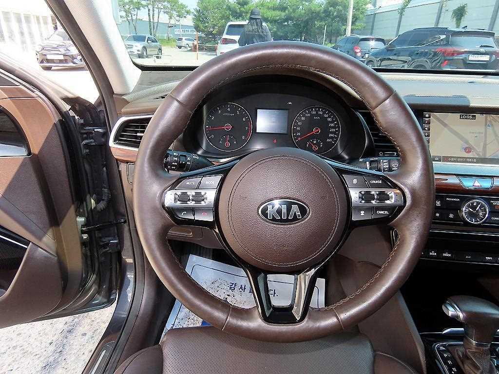 KIA K7 - Vista 10