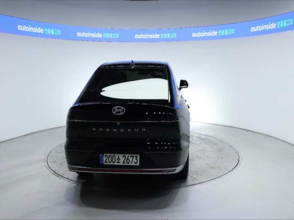 HYUNDAI Grandeur - Vista 3