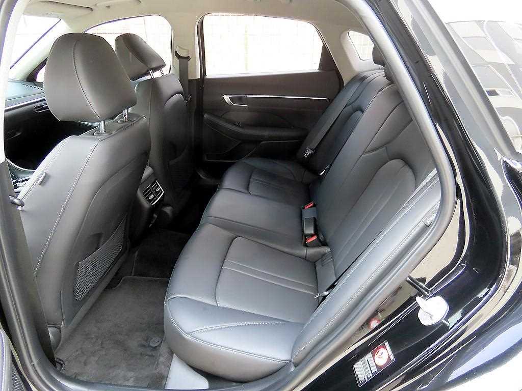 HYUNDAI Sonata - Vista 8