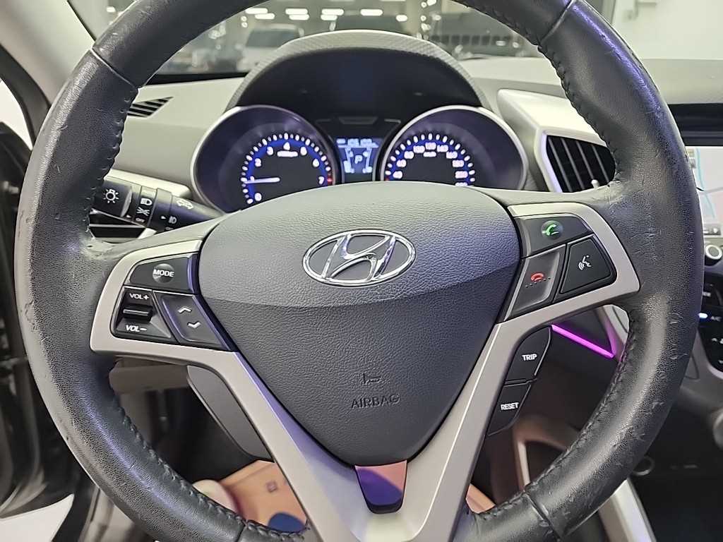 HYUNDAI Veloster - Vista 11