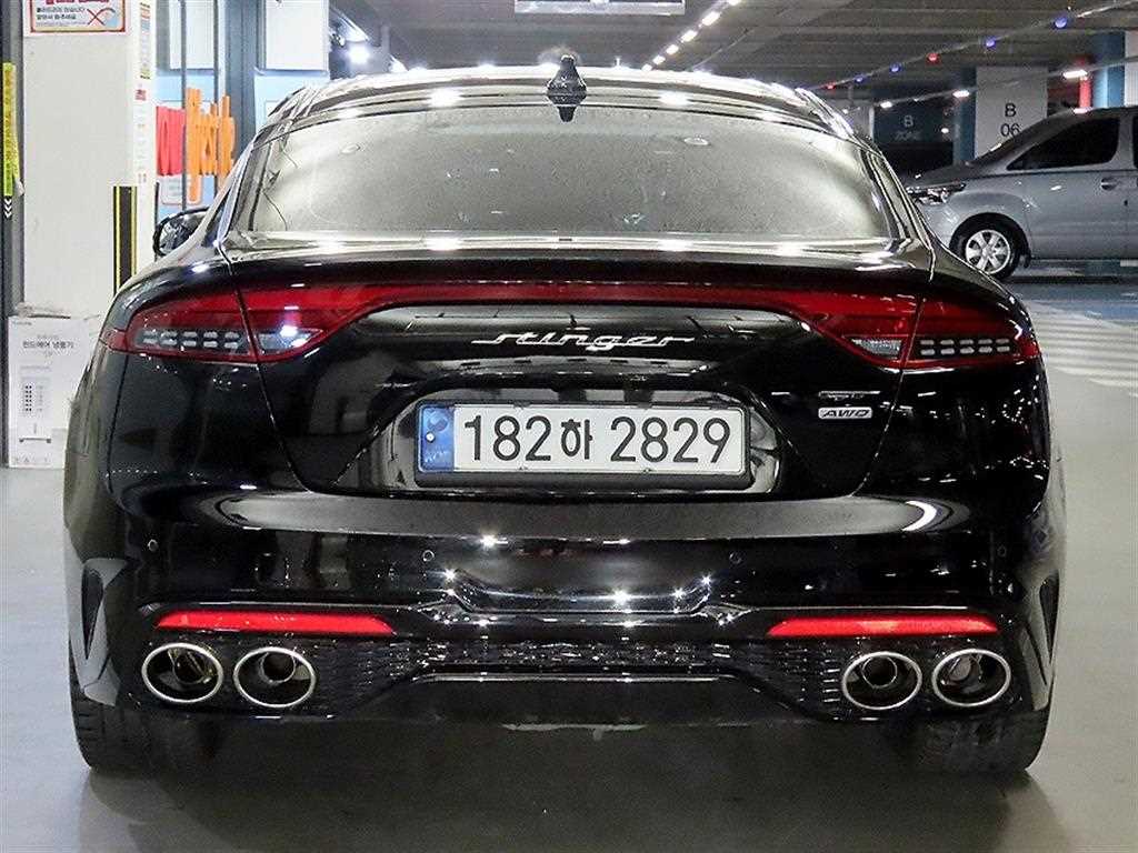 KIA Stinger - Vista 7