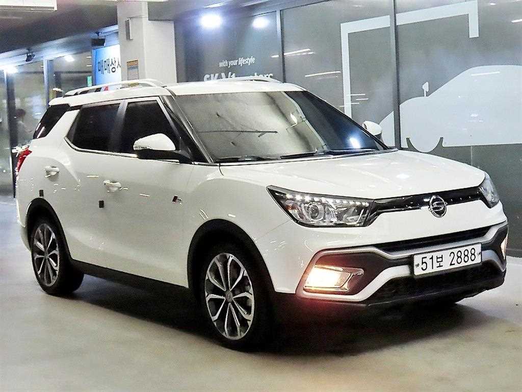 Ssangyong Tivoli 2018 Blanco - Importación desde Corea - HF Imports Iquique - Foto 1