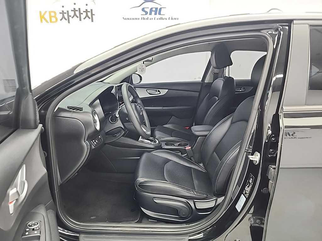 KIA K3 2021 Negro - Importación desde Corea - HF Imports Iquique - Foto 13