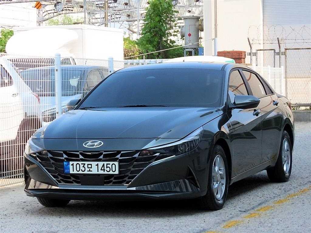 HYUNDAI Avante - Vista 2