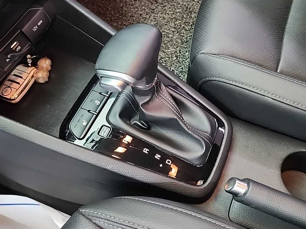 KIA Stonic - Vista 10