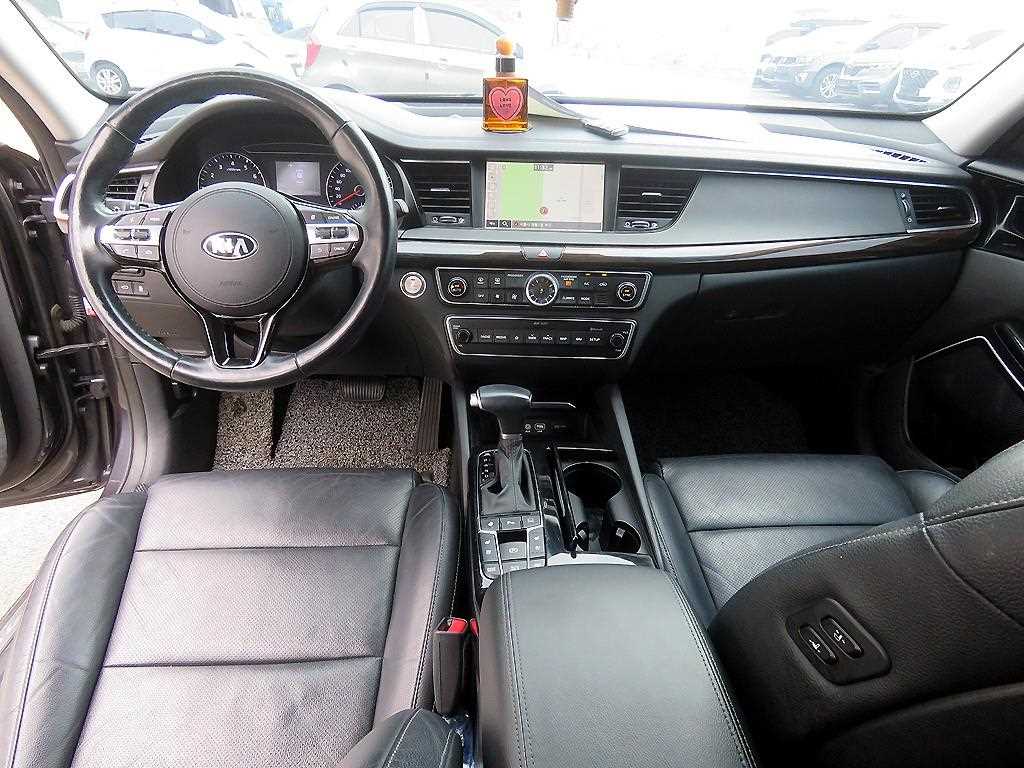KIA K7 - Vista 9