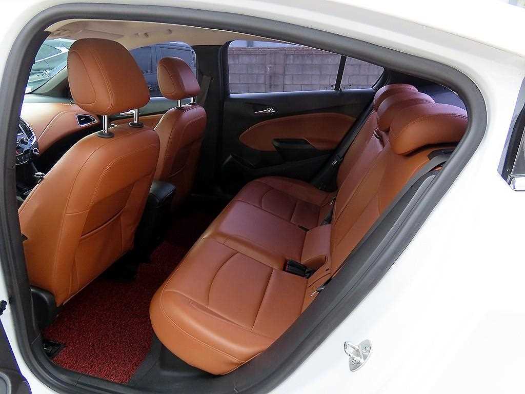 Chevrolet Cruise - Vista 8