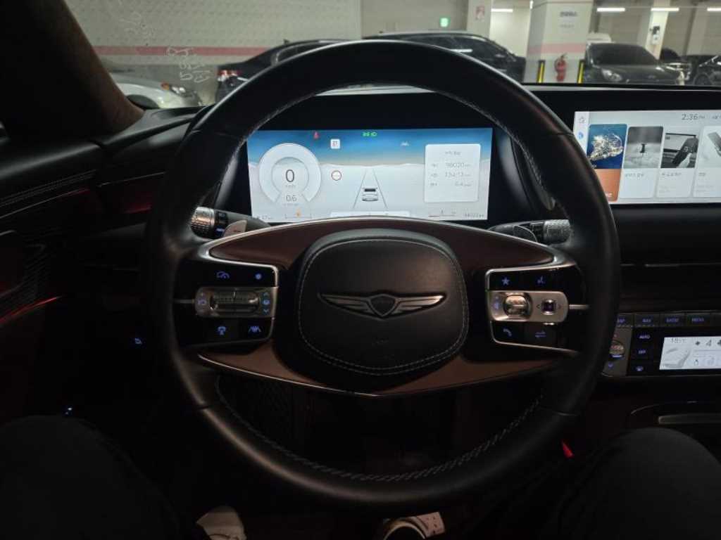 Genesis G90 - Vista 10