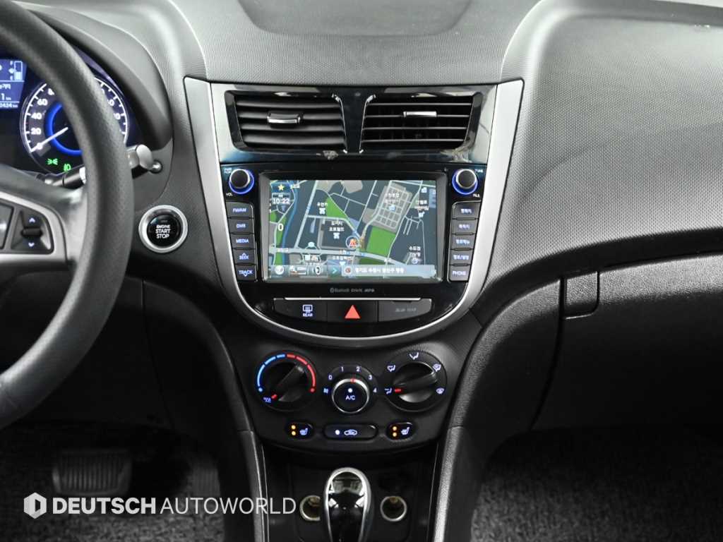 HYUNDAI Accent 2016 Blanco - Importación desde Corea - HF Imports Iquique - Foto 16