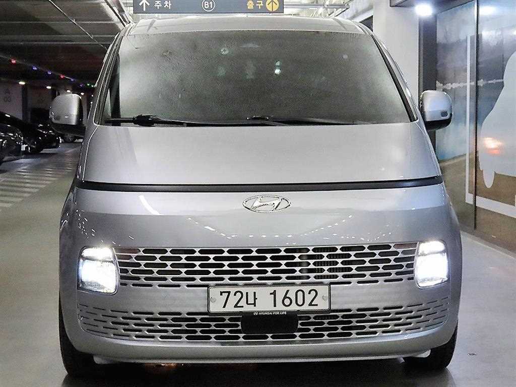 HYUNDAI Staria - Vista 2