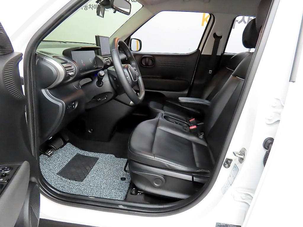 HYUNDAI Casper - Vista 7