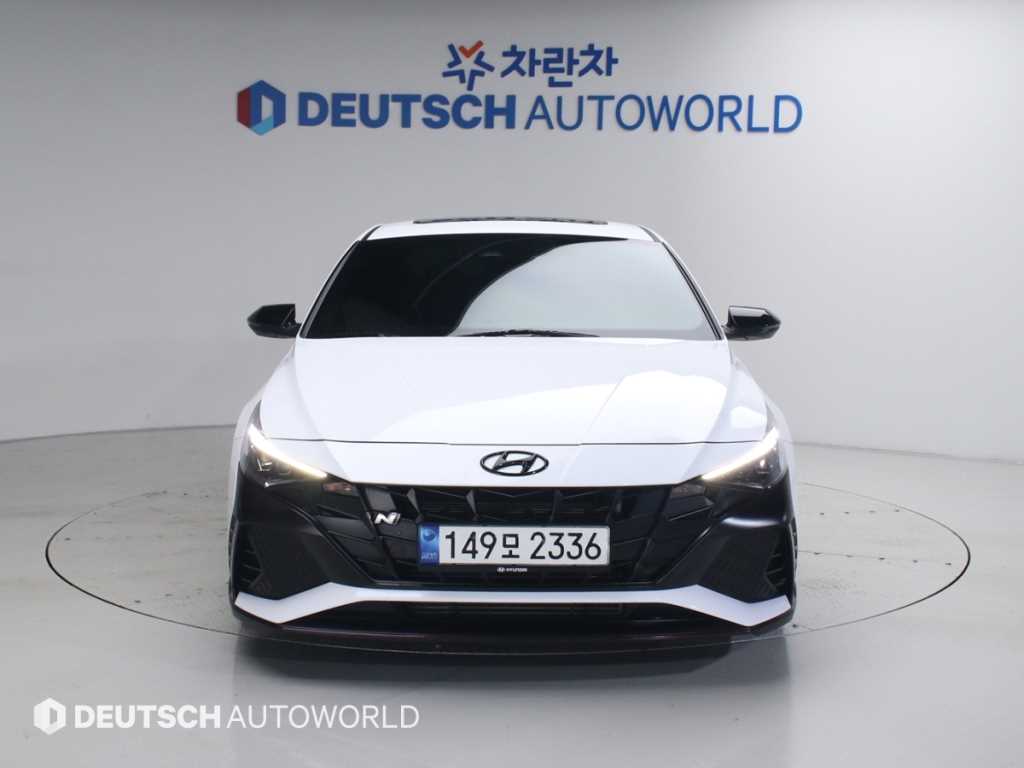 HYUNDAI Avante - Vista 3