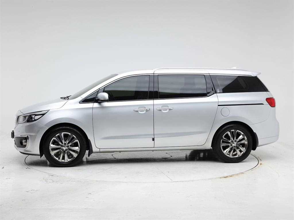 KIA Carnival - Vista 3