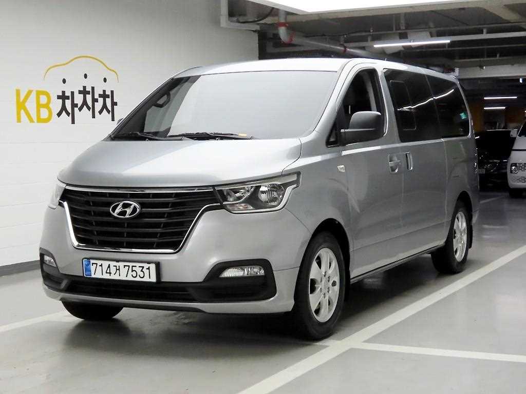 HYUNDAI Starex - Vista 2