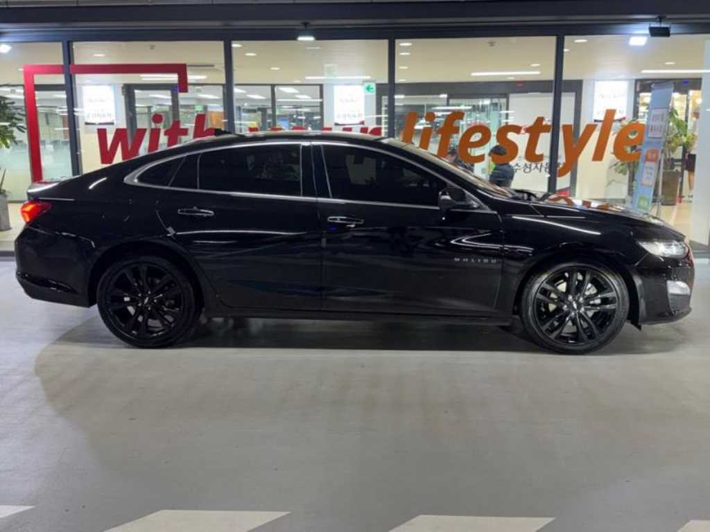 Chevrolet Malibu - Vista 3