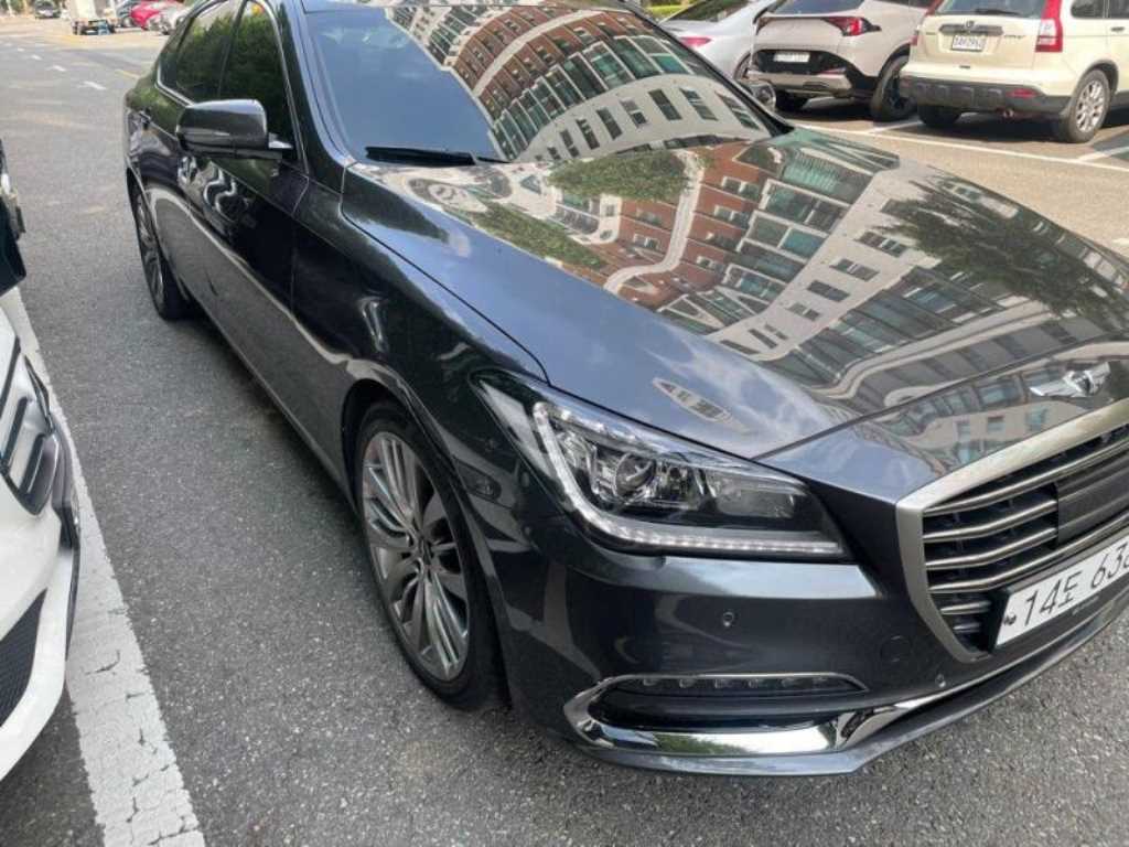 Genesis G80 - Vista 10