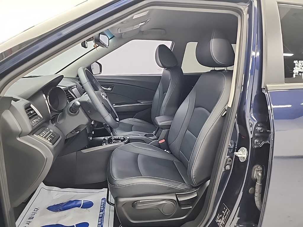 Ssangyong Tivoli 2016 Azul - Importación desde Corea - HF Imports Iquique - Foto 13