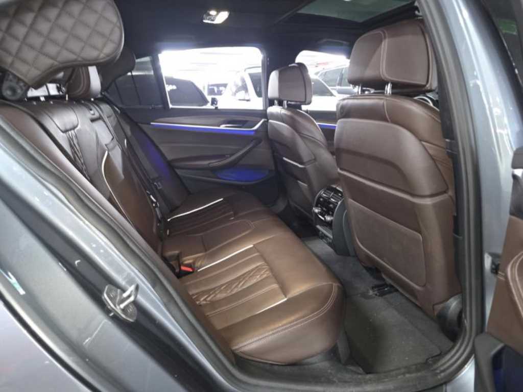 BMW 5 Series - Vista 11
