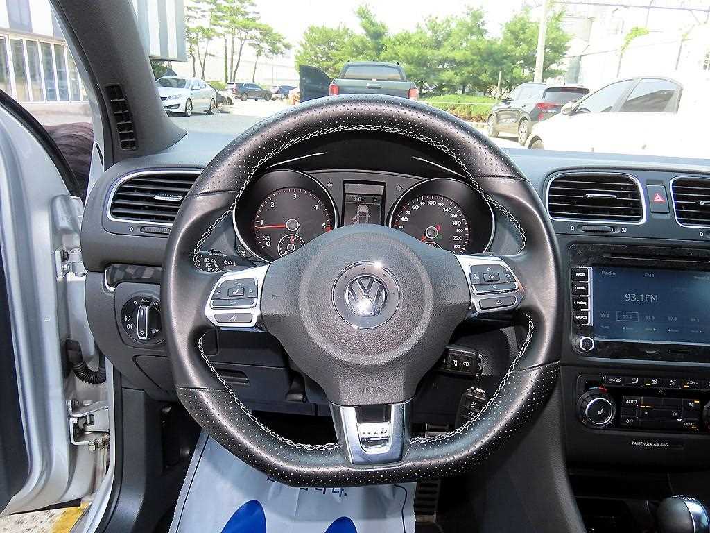 Volkswagen Golf - Vista 10