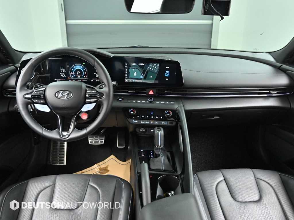 HYUNDAI Avante - Vista 9