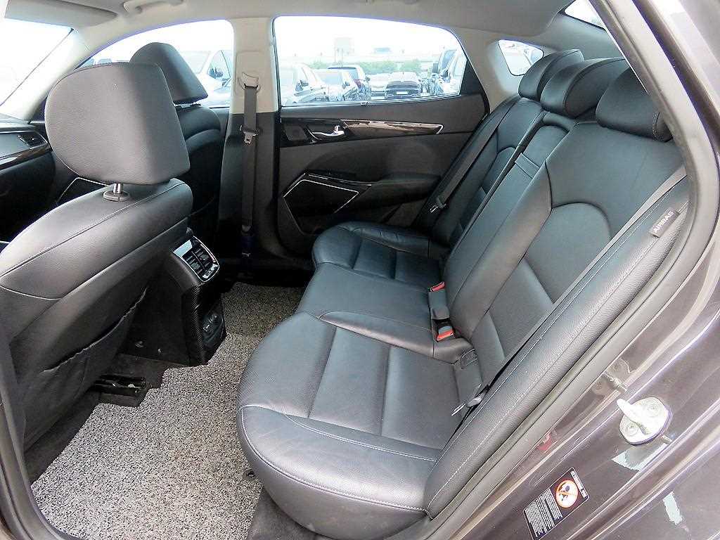 KIA K7 - Vista 8