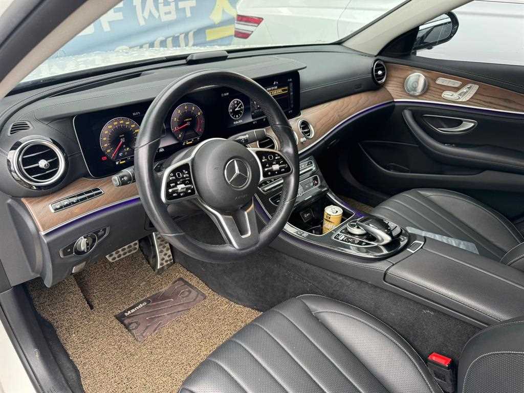 Mercedes Benz E class - Vista 9
