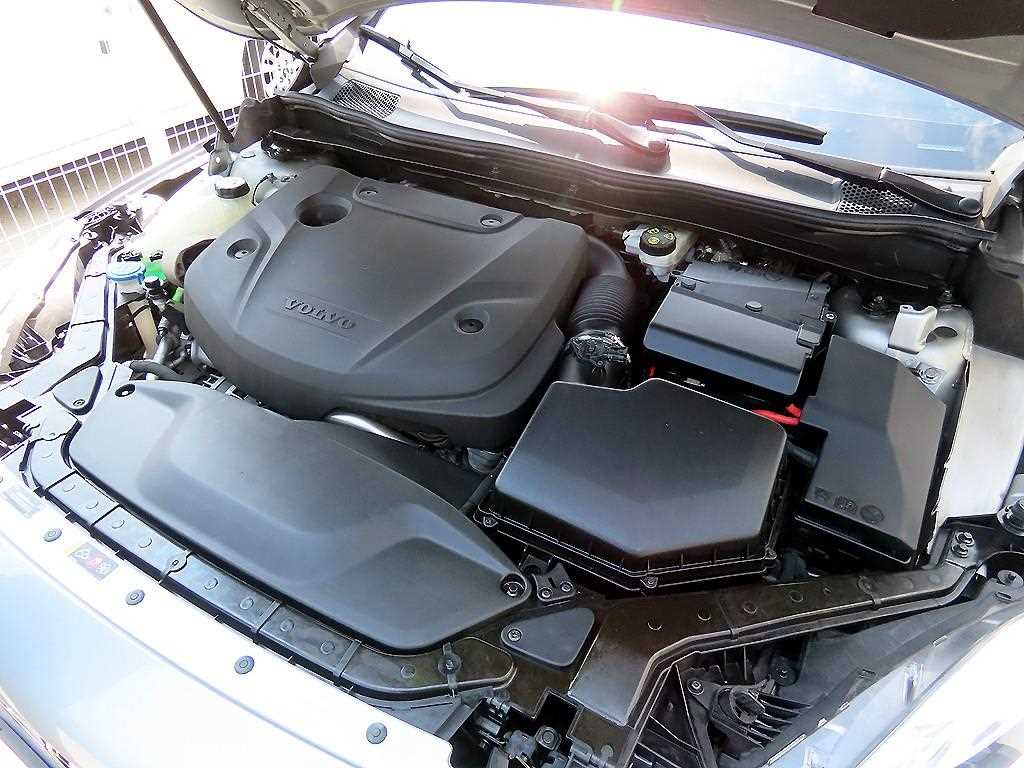 Volvo V40 2017 Plateado - Importación desde Corea - HF Imports Iquique - Foto 19