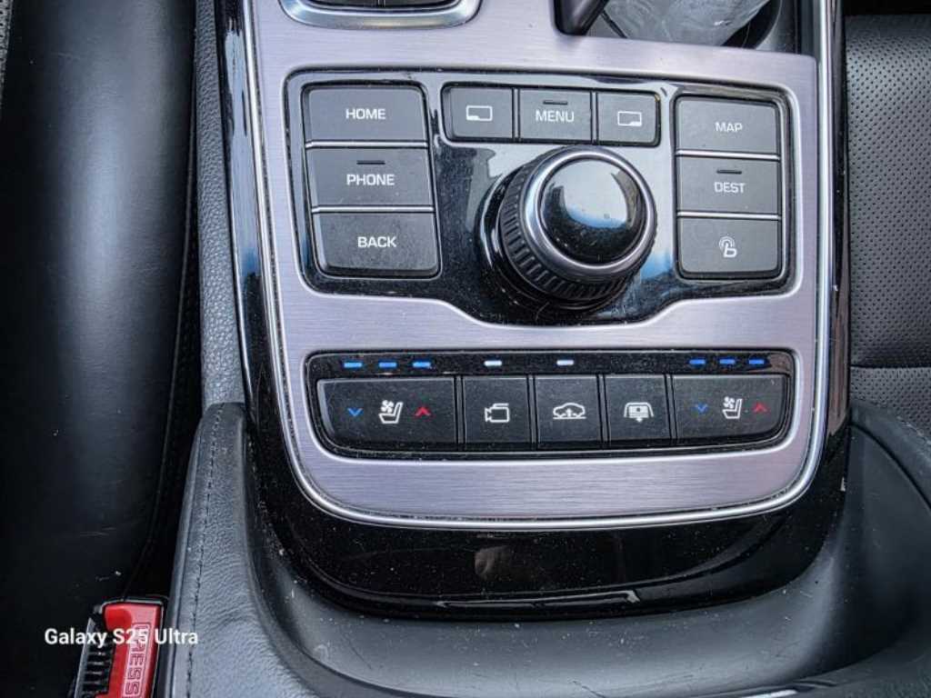 HYUNDAI Equus - Vista 10
