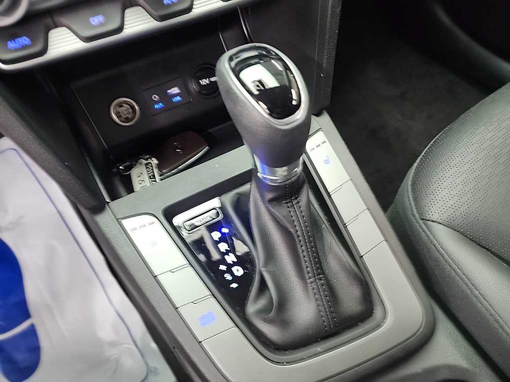 HYUNDAI Avante - Vista 10
