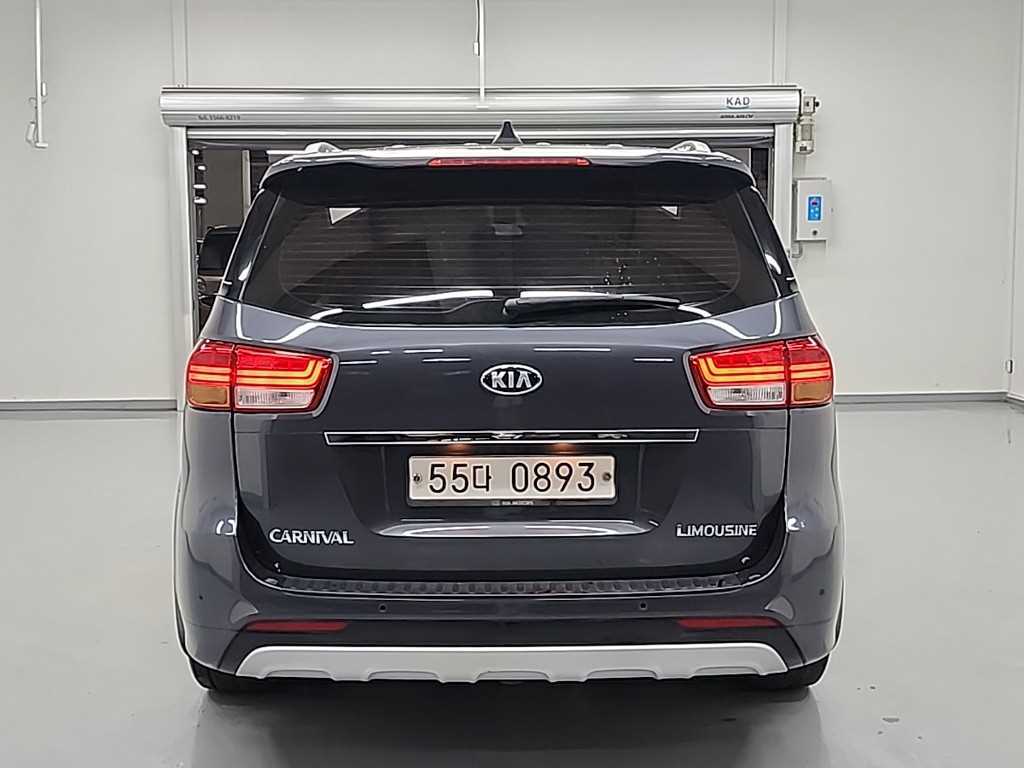 KIA Carnival - Vista 3