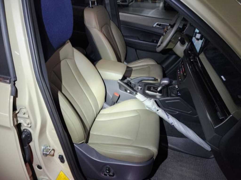 Ssangyong Rexton - Vista 7
